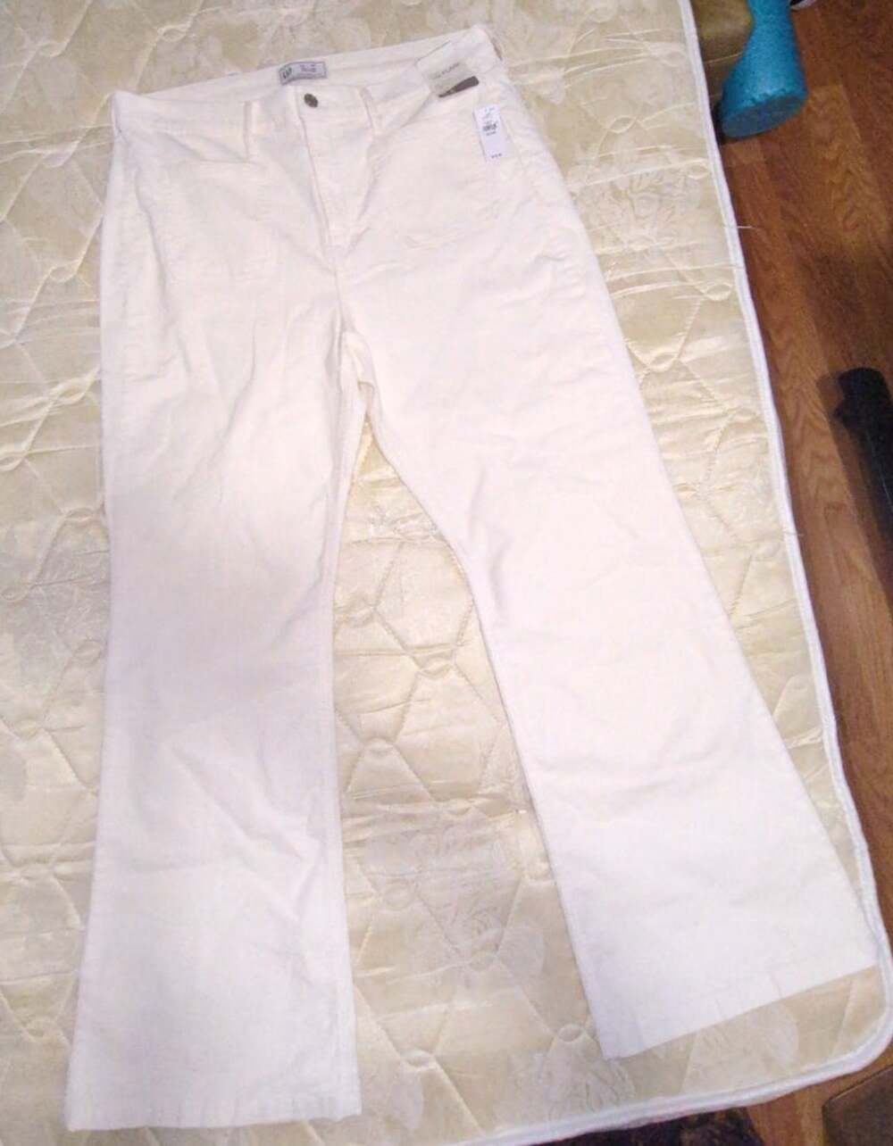 NWT Gap Women's High Rise '70s Flare Size 34 18R Off White Cream Corduroy Retro